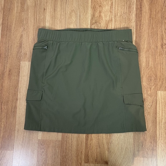 Avalanche Pants - Avalanche Womens Green Activewear Skort Size Medium